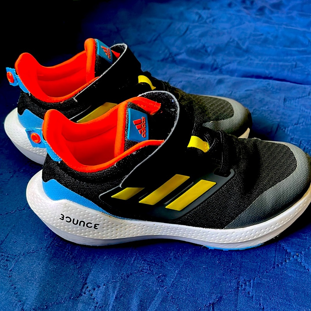 (PS) adidas EQ21 Run 2.0 Elastic lace running sneaker - Picture 2 of 4